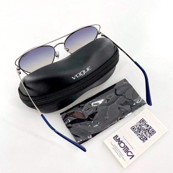 Vogue
Eyewear Women's Sunglasses, VO4070S - Picture 3 of 9